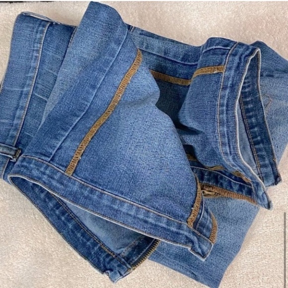 Vintage Request Relaxed Fit Cropped Capri Jeans With Brown Stitching 9 - Picture 10 of 13